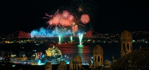 İstanbul Boğaziçi Köprüsü’nden 29 Ekim Kutlamaları